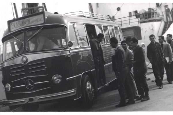 9. 1964 first MB buses