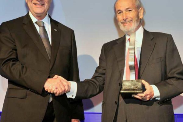 Το 2017 ο Μ. Λεπτός βραβεύτηκε ως ο καλύτερος Επιχειρηματίας της Χρονιάς.