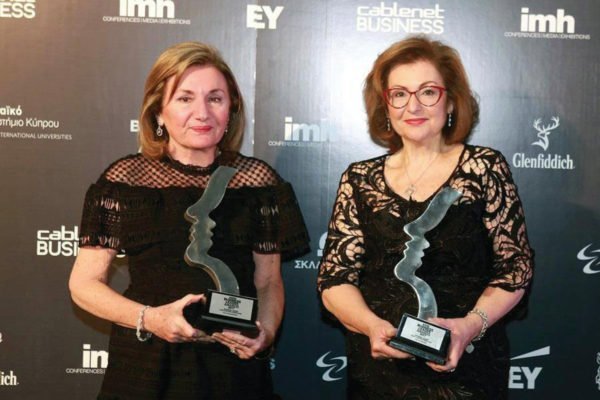 Αρκετά βραβεία έχουν απονεμηθεί στην ΚΕΑΝ όλα αυτά τα χρόνια. Στη φωτογραφία Κικούλα Κότσαπα και Εύη Παπαδοπούλου με το βραβείο Business Leader Award (2017).
