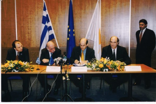 Το 2003 είναι ο χρόνος καθοριστικών εξελίξεων. Υπογράφεται στη Λευκωσία νέα Διακρατική Συμφωνία μεταξύ των κυβερνήσεων Κύπρου και Ελλάδας και ιδρύεται η ΟΠΑΠ Κύπρου Λτδ.