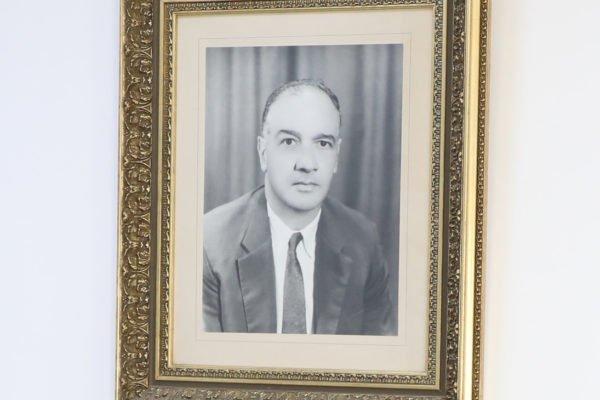Τη βάση των Ακουολογικών Κέντρων έθεσε ο Ιωάννης Ευθυμιάδης όταν εισήγαγε το πρώτο ακουστικό βαρηκοΐας στην Κύπρο το 1945.