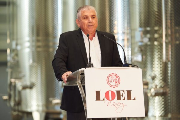 Ο γενικός διευθυντής της ΛΟΕΛ, Κυριάκος Χατζηττοφής, κατά τα πρόσφατα εγκαίνια του νέου οινοποιείου της εταιρείας.